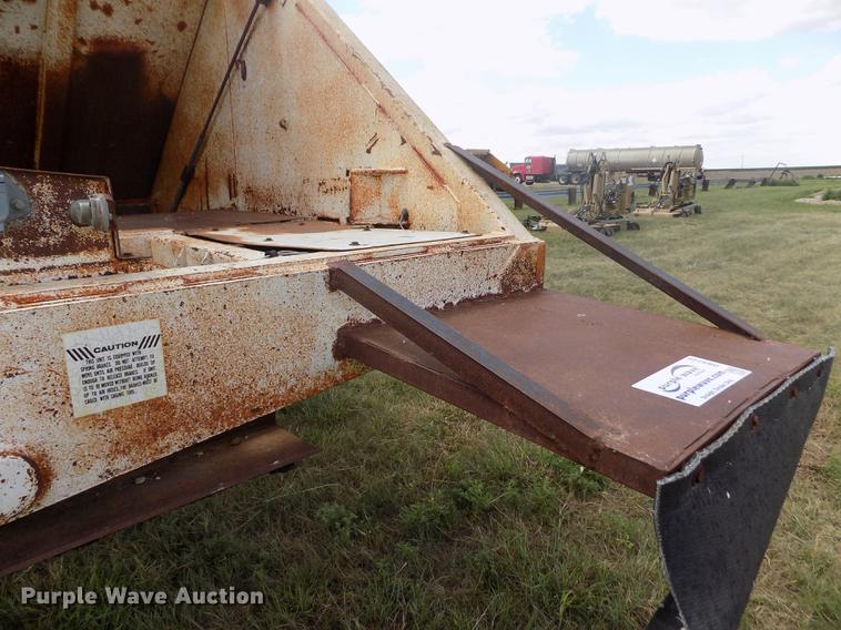 image for item DB9239 1985 Ranch Manufacturing Co bottom dump trailer