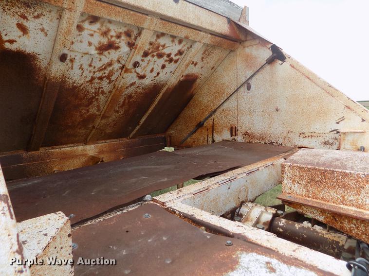 image for item DB9239 1985 Ranch Manufacturing Co bottom dump trailer