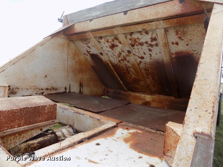 image for item DB9239 1985 Ranch Manufacturing Co bottom dump trailer