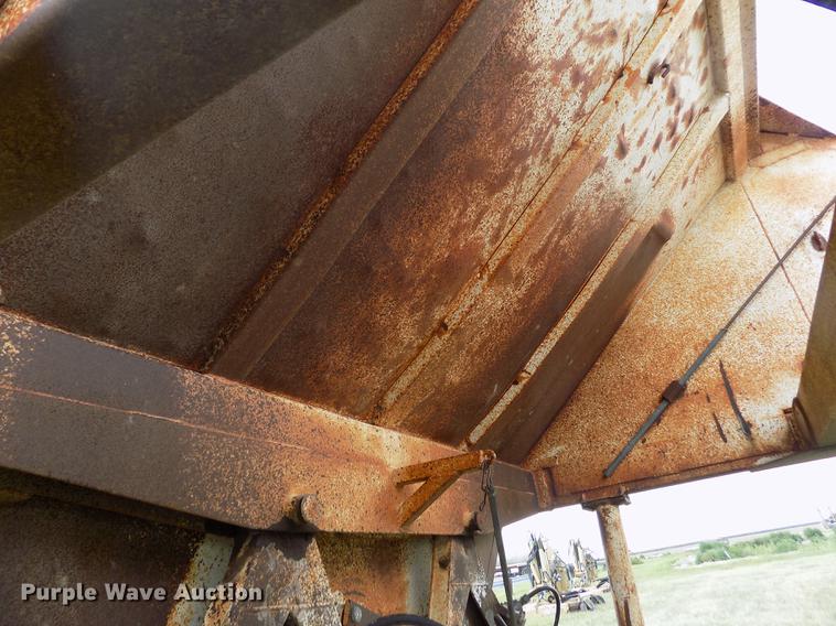 image for item DB9239 1985 Ranch Manufacturing Co bottom dump trailer