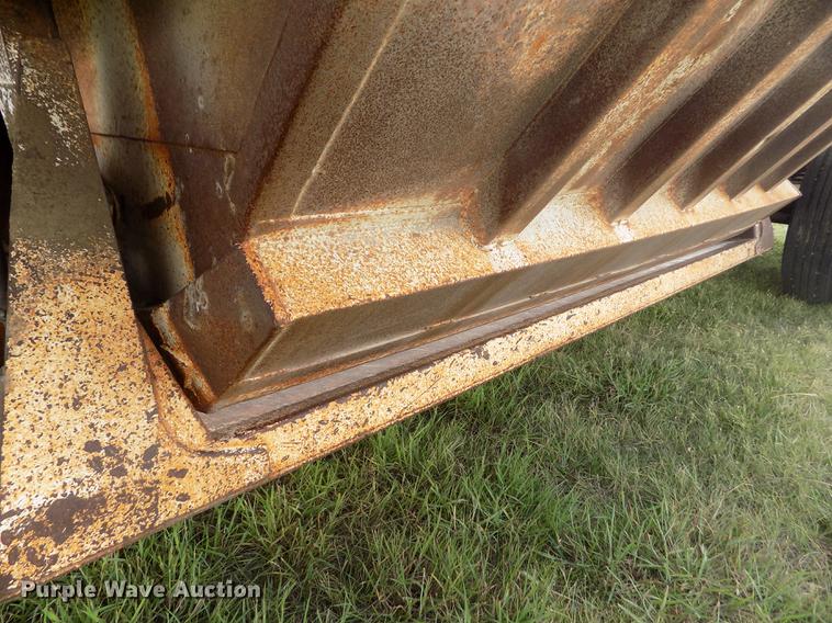 image for item DB9239 1985 Ranch Manufacturing Co bottom dump trailer