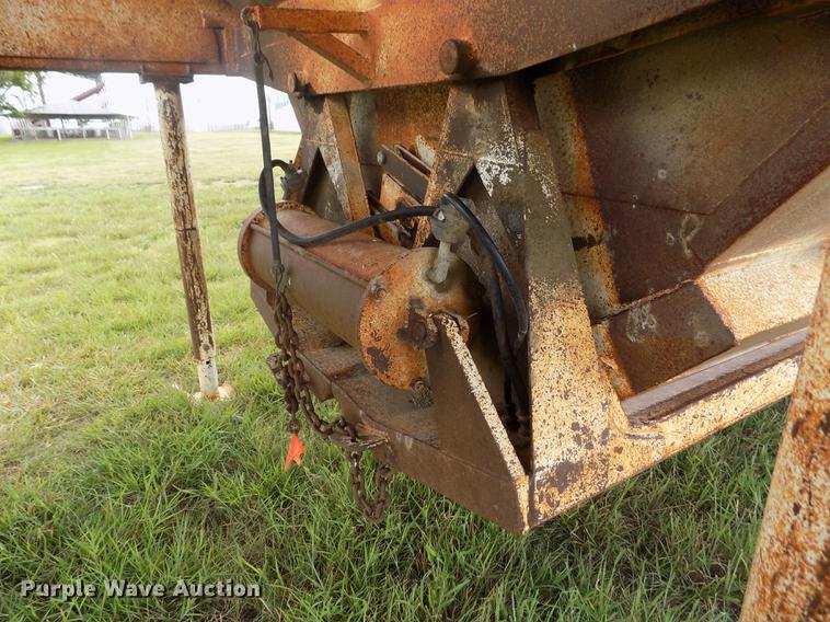 image for item DB9239 1985 Ranch Manufacturing Co bottom dump trailer