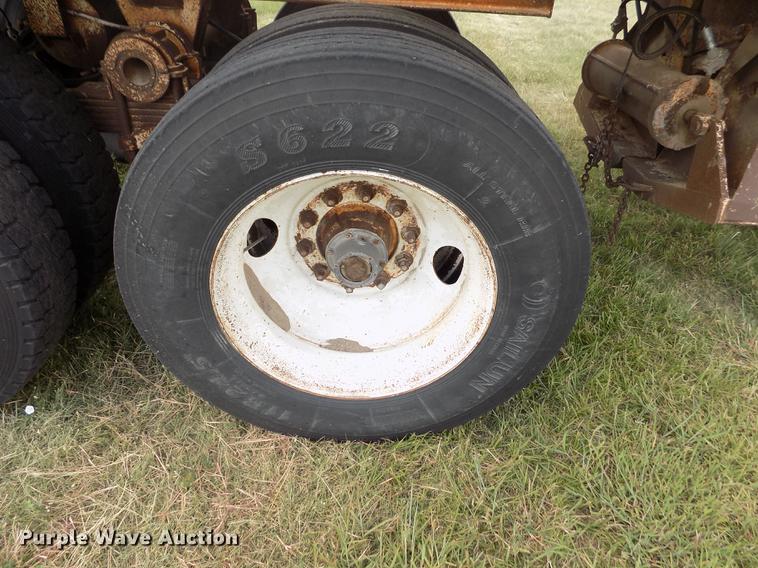 image for item DB9239 1985 Ranch Manufacturing Co bottom dump trailer