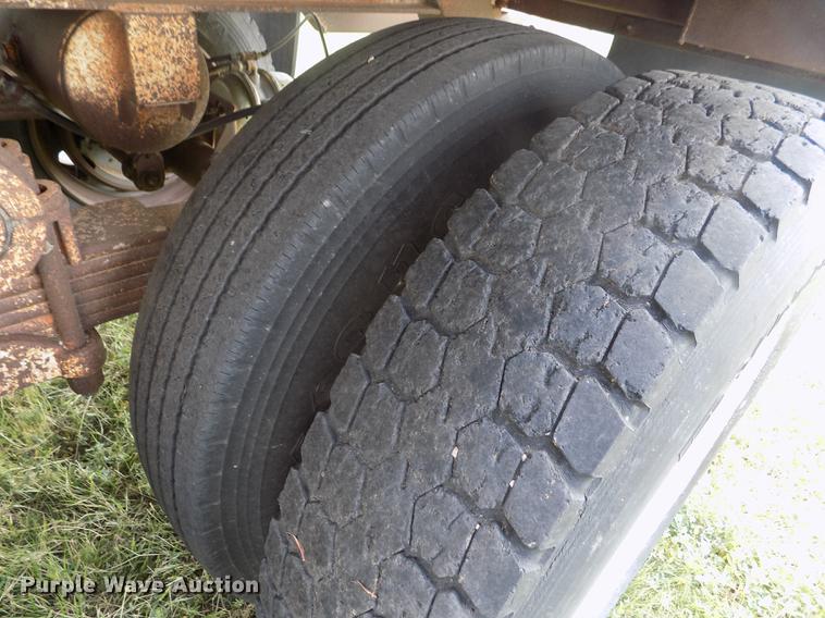 image for item DB9239 1985 Ranch Manufacturing Co bottom dump trailer