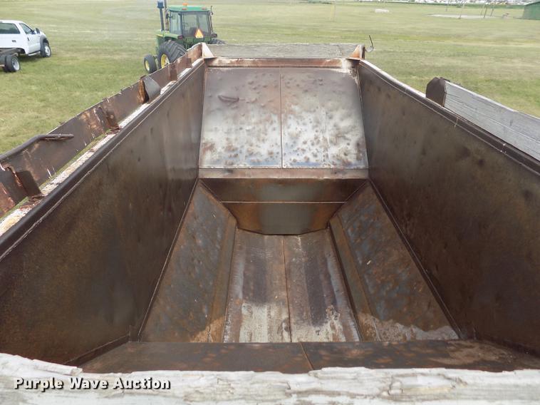 image for item DB9239 1985 Ranch Manufacturing Co bottom dump trailer