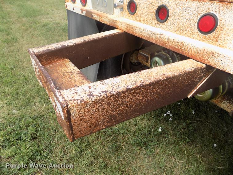image for item DB9239 1985 Ranch Manufacturing Co bottom dump trailer