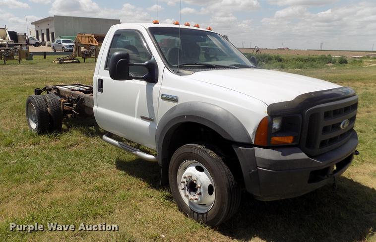 image for item DB9240 2005 Ford F450 Super Duty truck cab and chassis