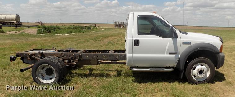 image for item DB9240 2005 Ford F450 Super Duty truck cab and chassis