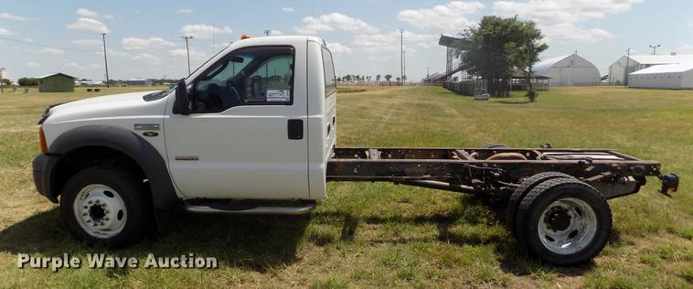 image for item DB9240 2005 Ford F450 Super Duty truck cab and chassis