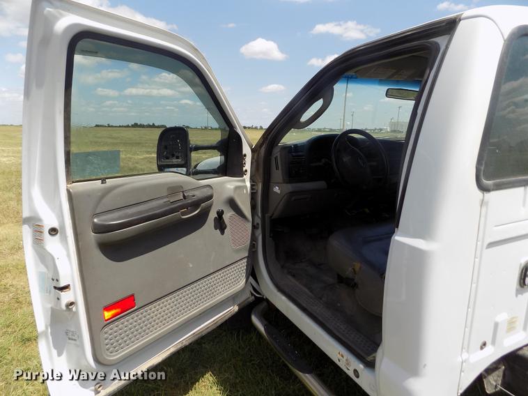 image for item DB9240 2005 Ford F450 Super Duty truck cab and chassis