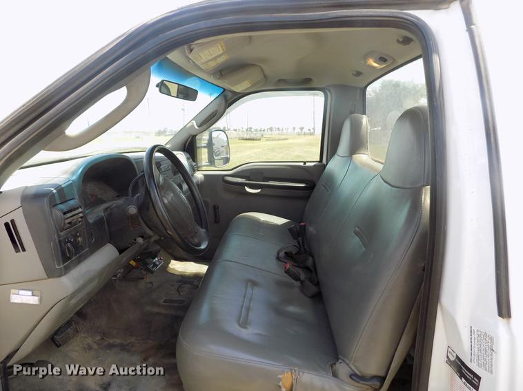 image for item DB9240 2005 Ford F450 Super Duty truck cab and chassis