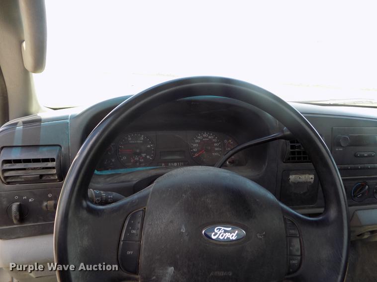 image for item DB9240 2005 Ford F450 Super Duty truck cab and chassis