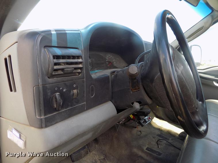 image for item DB9240 2005 Ford F450 Super Duty truck cab and chassis