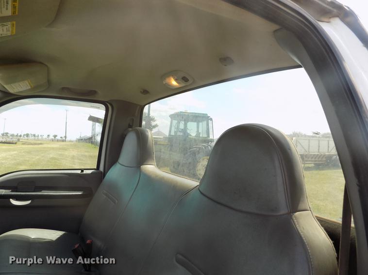 image for item DB9240 2005 Ford F450 Super Duty truck cab and chassis