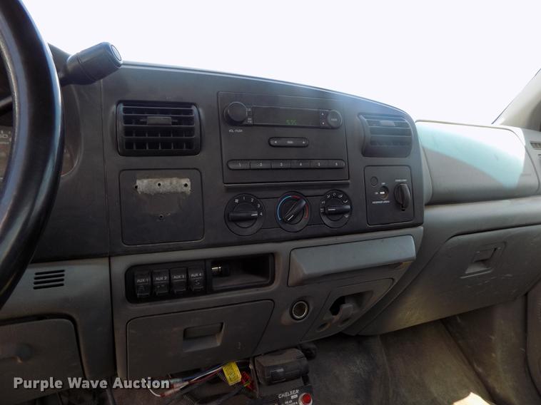 image for item DB9240 2005 Ford F450 Super Duty truck cab and chassis