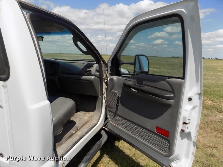 image for item DB9240 2005 Ford F450 Super Duty truck cab and chassis