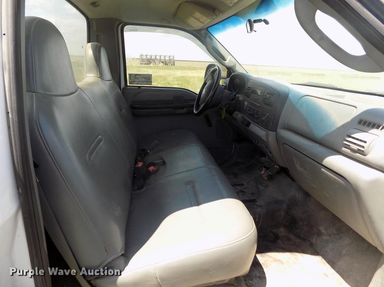 image for item DB9240 2005 Ford F450 Super Duty truck cab and chassis