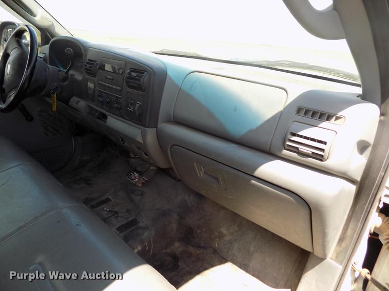 image for item DB9240 2005 Ford F450 Super Duty truck cab and chassis