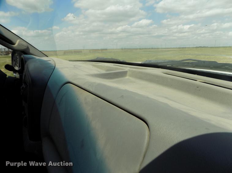 image for item DB9240 2005 Ford F450 Super Duty truck cab and chassis