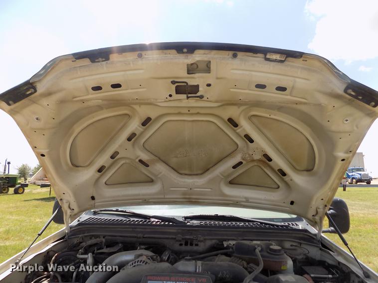 image for item DB9240 2005 Ford F450 Super Duty truck cab and chassis