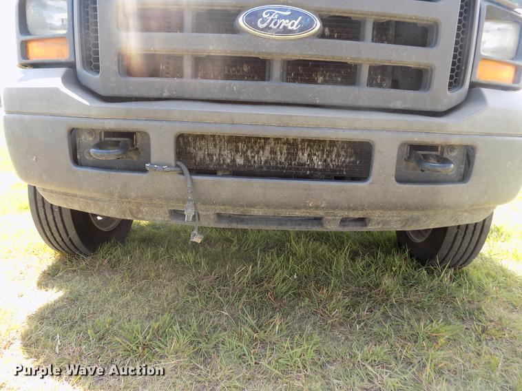 image for item DB9240 2005 Ford F450 Super Duty truck cab and chassis