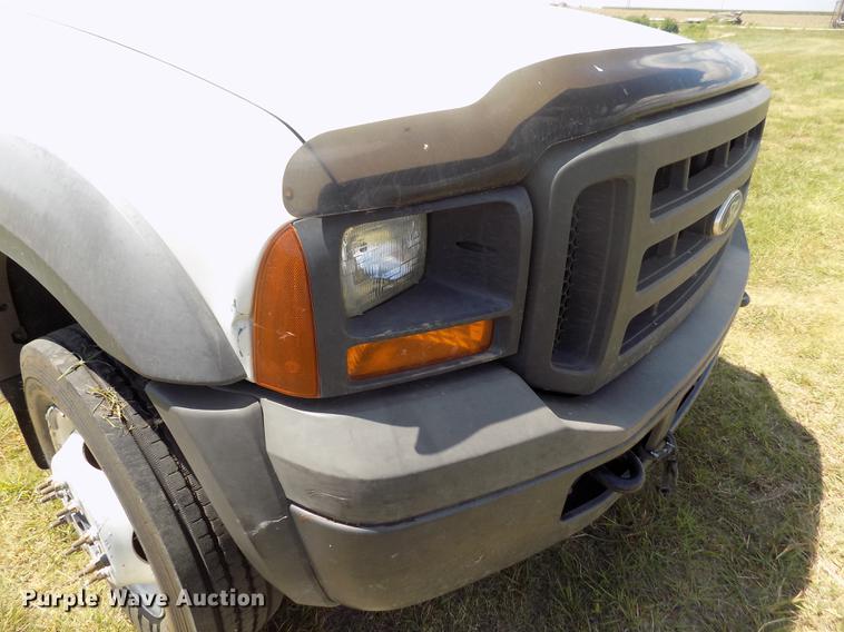 image for item DB9240 2005 Ford F450 Super Duty truck cab and chassis