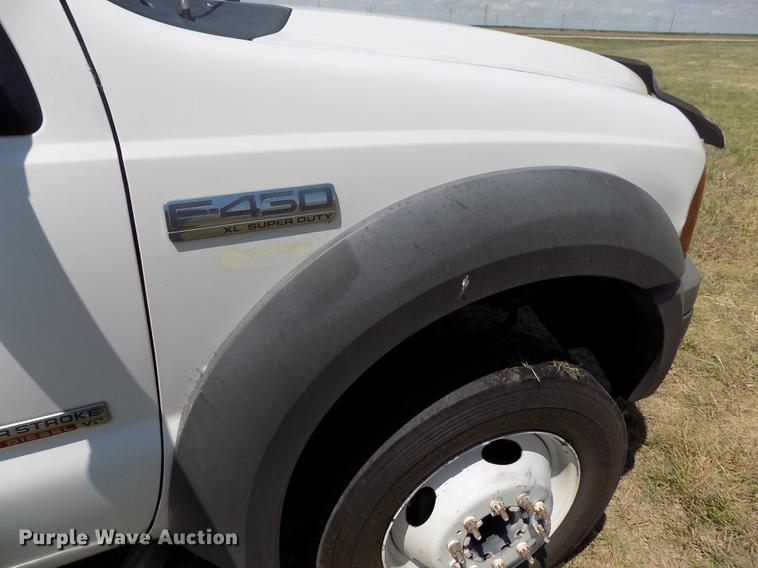 image for item DB9240 2005 Ford F450 Super Duty truck cab and chassis