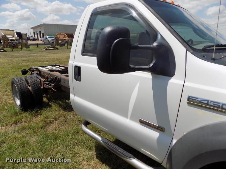 image for item DB9240 2005 Ford F450 Super Duty truck cab and chassis