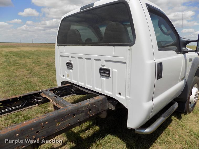 image for item DB9240 2005 Ford F450 Super Duty truck cab and chassis