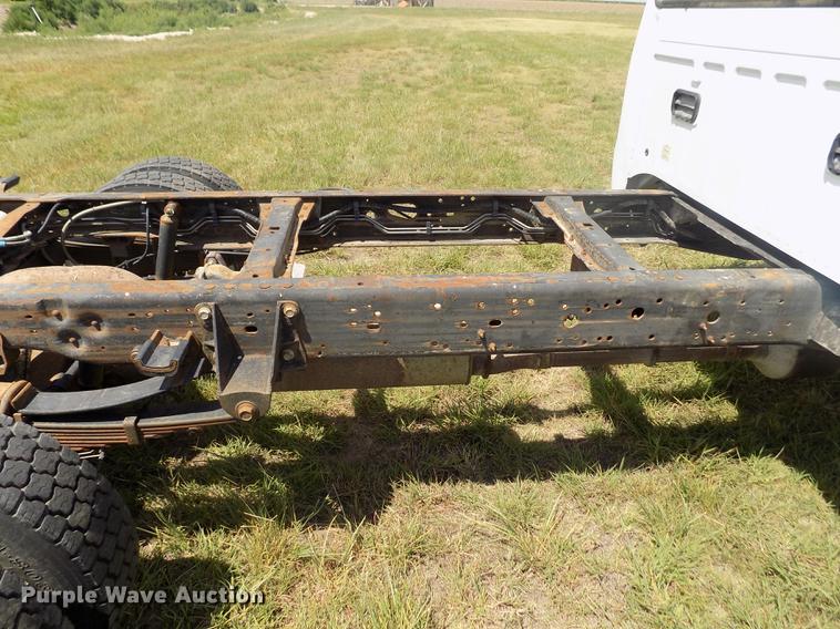 image for item DB9240 2005 Ford F450 Super Duty truck cab and chassis