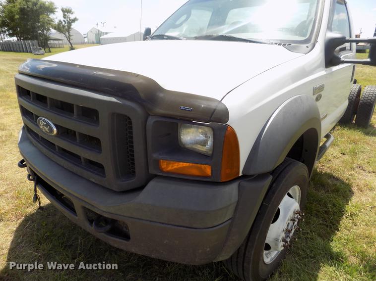 image for item DB9240 2005 Ford F450 Super Duty truck cab and chassis