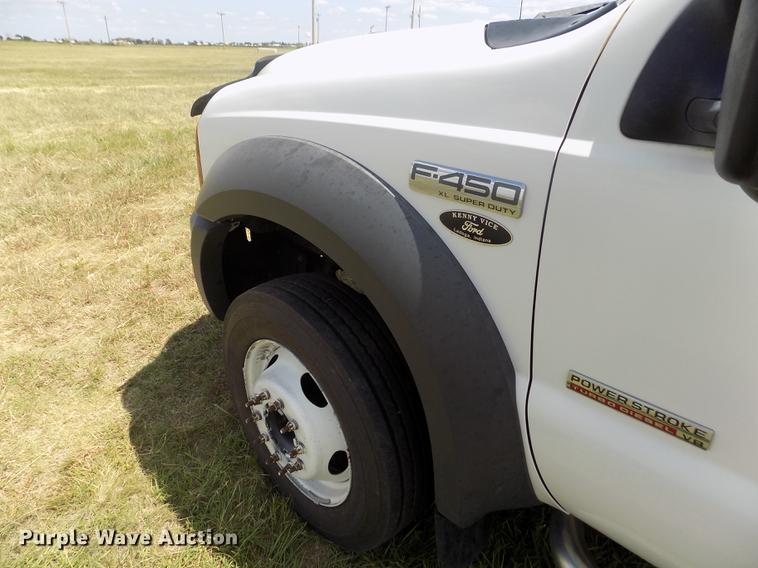 image for item DB9240 2005 Ford F450 Super Duty truck cab and chassis