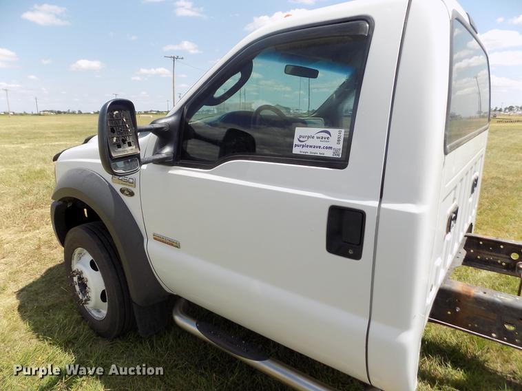 image for item DB9240 2005 Ford F450 Super Duty truck cab and chassis