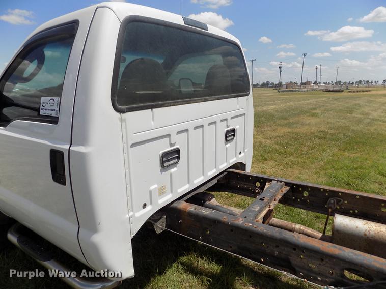 image for item DB9240 2005 Ford F450 Super Duty truck cab and chassis