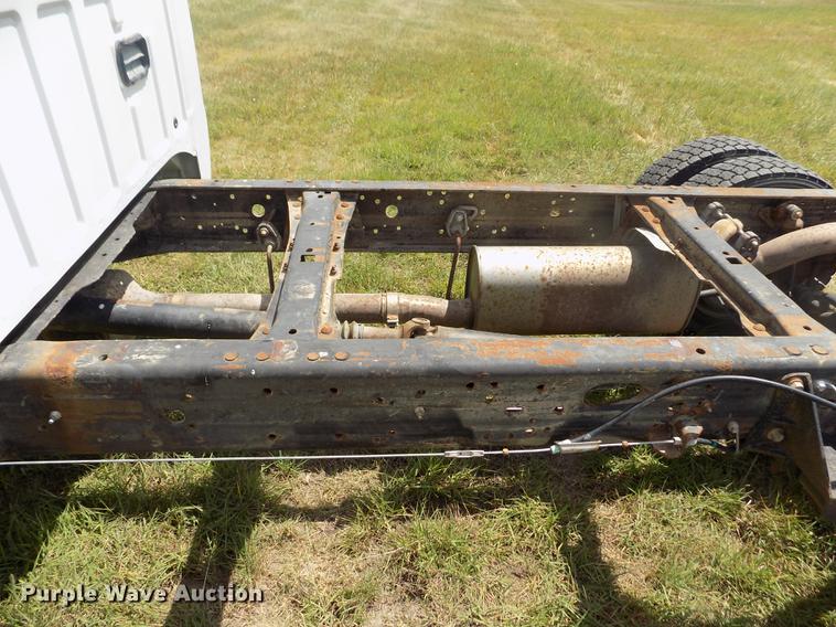 image for item DB9240 2005 Ford F450 Super Duty truck cab and chassis