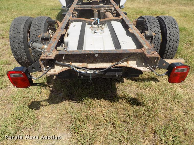 image for item DB9240 2005 Ford F450 Super Duty truck cab and chassis