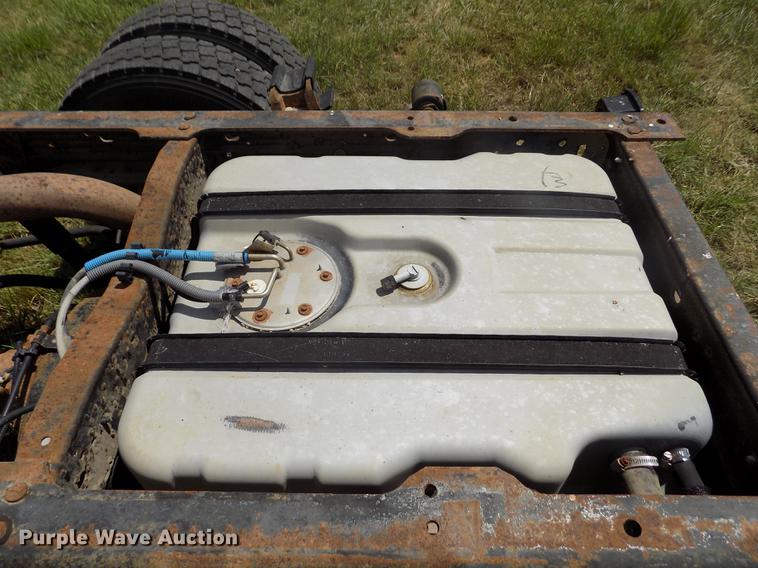 image for item DB9240 2005 Ford F450 Super Duty truck cab and chassis