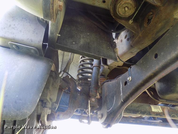 image for item DB9240 2005 Ford F450 Super Duty truck cab and chassis
