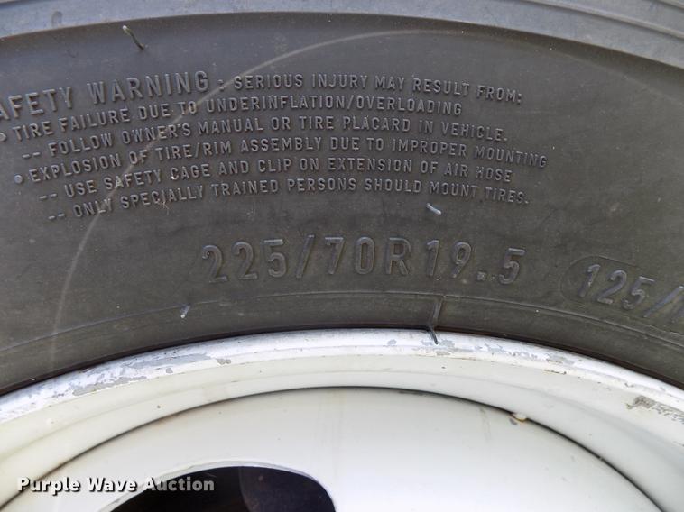 image for item DB9240 2005 Ford F450 Super Duty truck cab and chassis