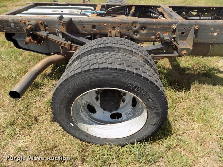 image for item DB9240 2005 Ford F450 Super Duty truck cab and chassis