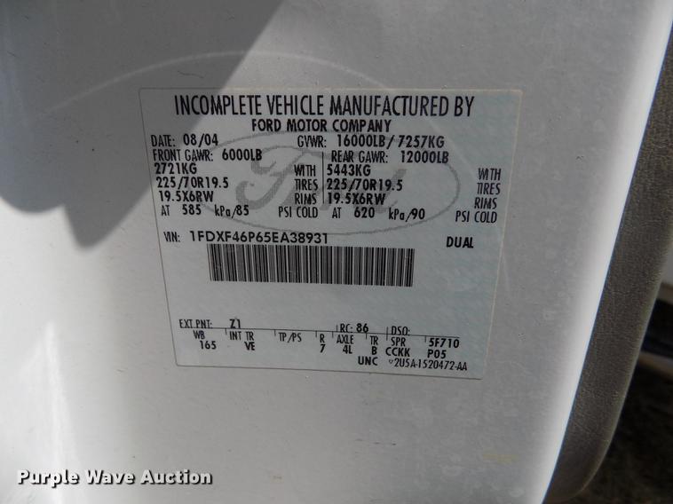 image for item DB9240 2005 Ford F450 Super Duty truck cab and chassis