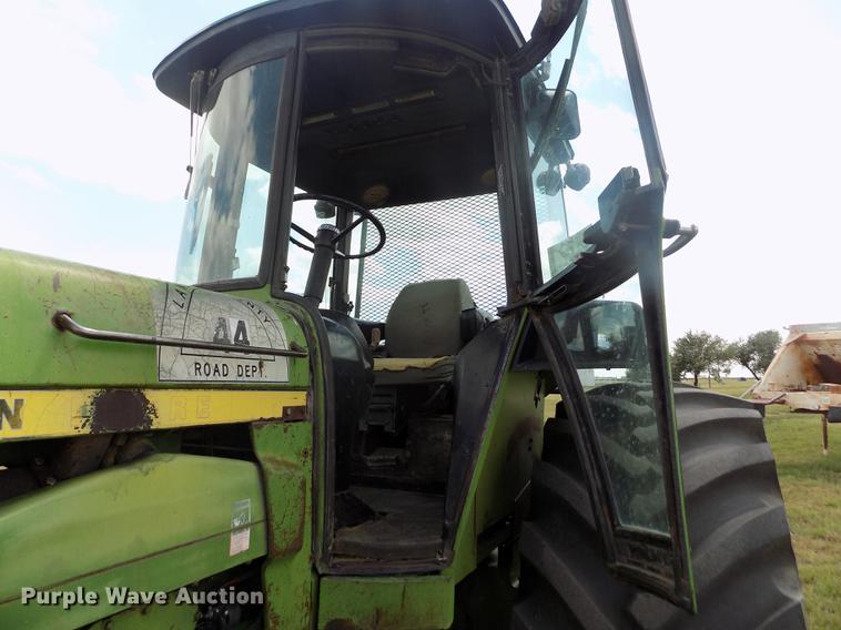 image for item DB9241 1973 John Deere 4630 tractor