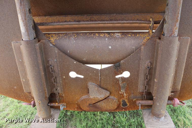 image for item DC7544 1983 Load King 1827-I bottom dump trailer