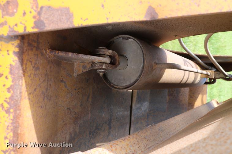 image for item DC7544 1983 Load King 1827-I bottom dump trailer