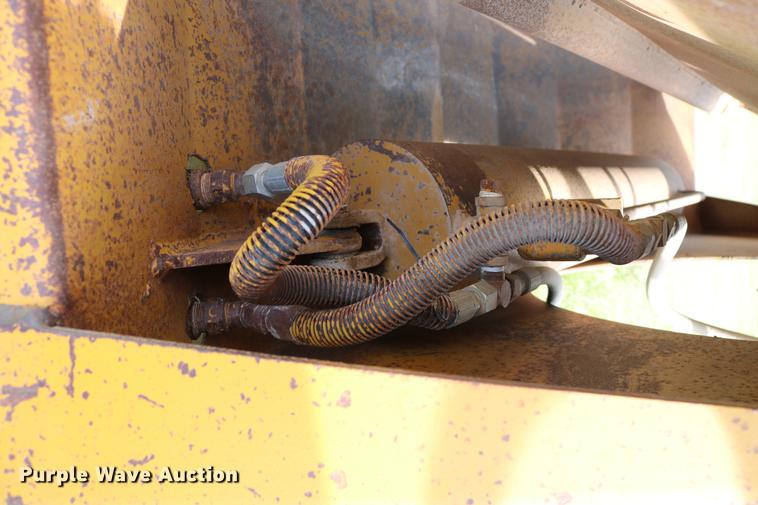 image for item DC7544 1983 Load King 1827-I bottom dump trailer