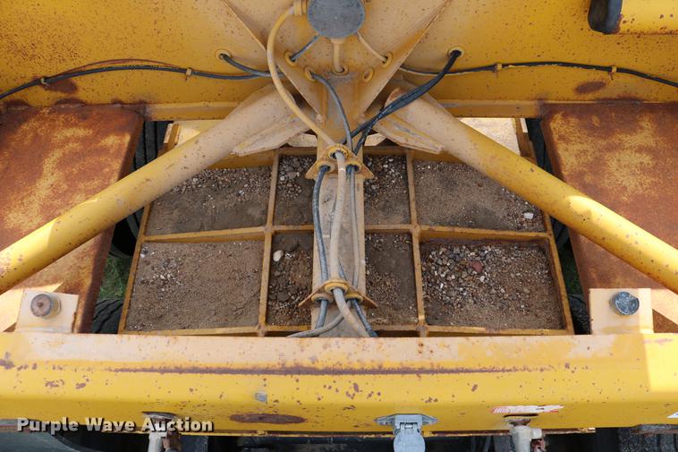 image for item DC7544 1983 Load King 1827-I bottom dump trailer