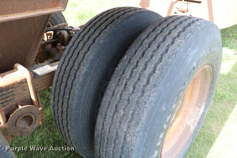 image for item DC7544 1983 Load King 1827-I bottom dump trailer