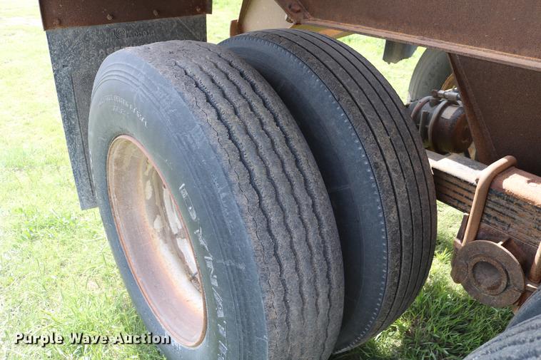 image for item DC7544 1983 Load King 1827-I bottom dump trailer