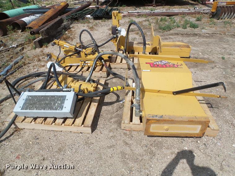 image for item DD5808 2004 Tiger TRR-120C side rotary mower