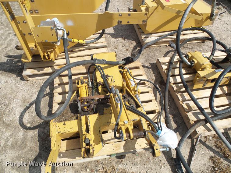 image for item DD5808 2004 Tiger TRR-120C side rotary mower